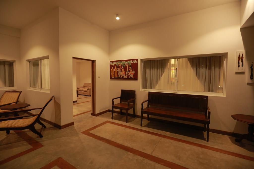 Refresh Hotel Hikkaduwa Exterior photo