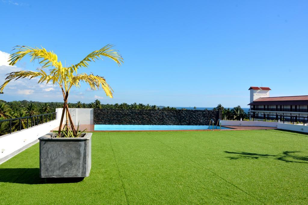 Refresh Hotel Hikkaduwa Exterior photo