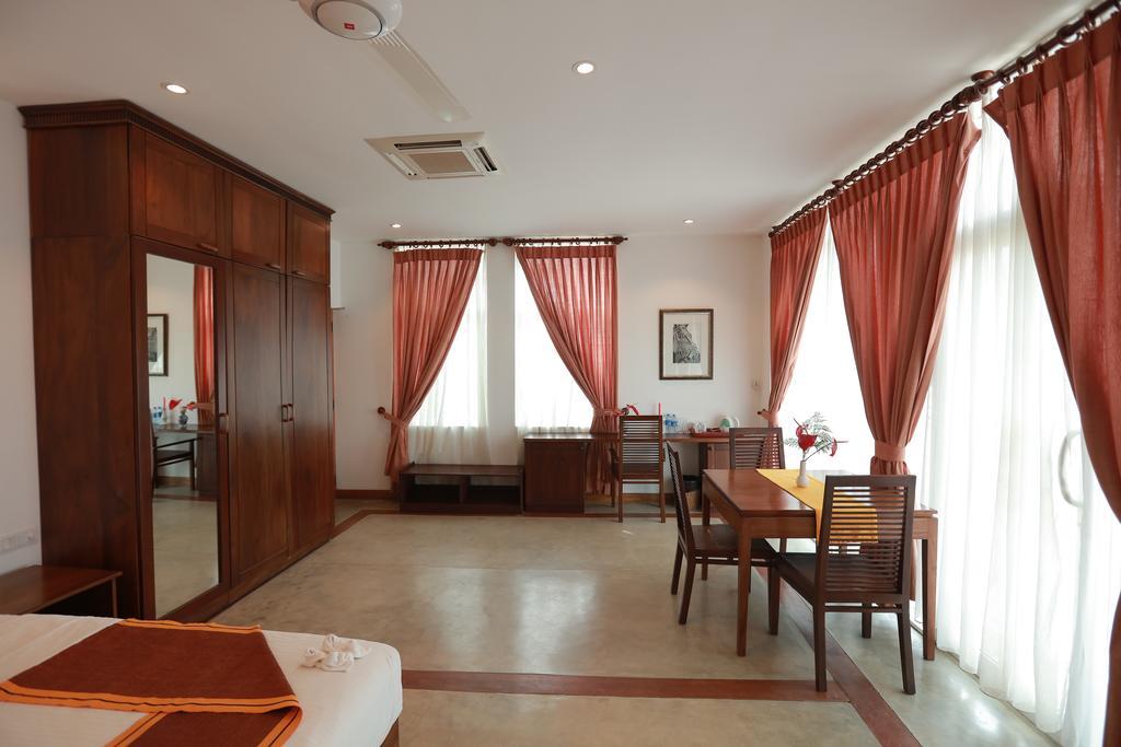 Refresh Hotel Hikkaduwa Room photo