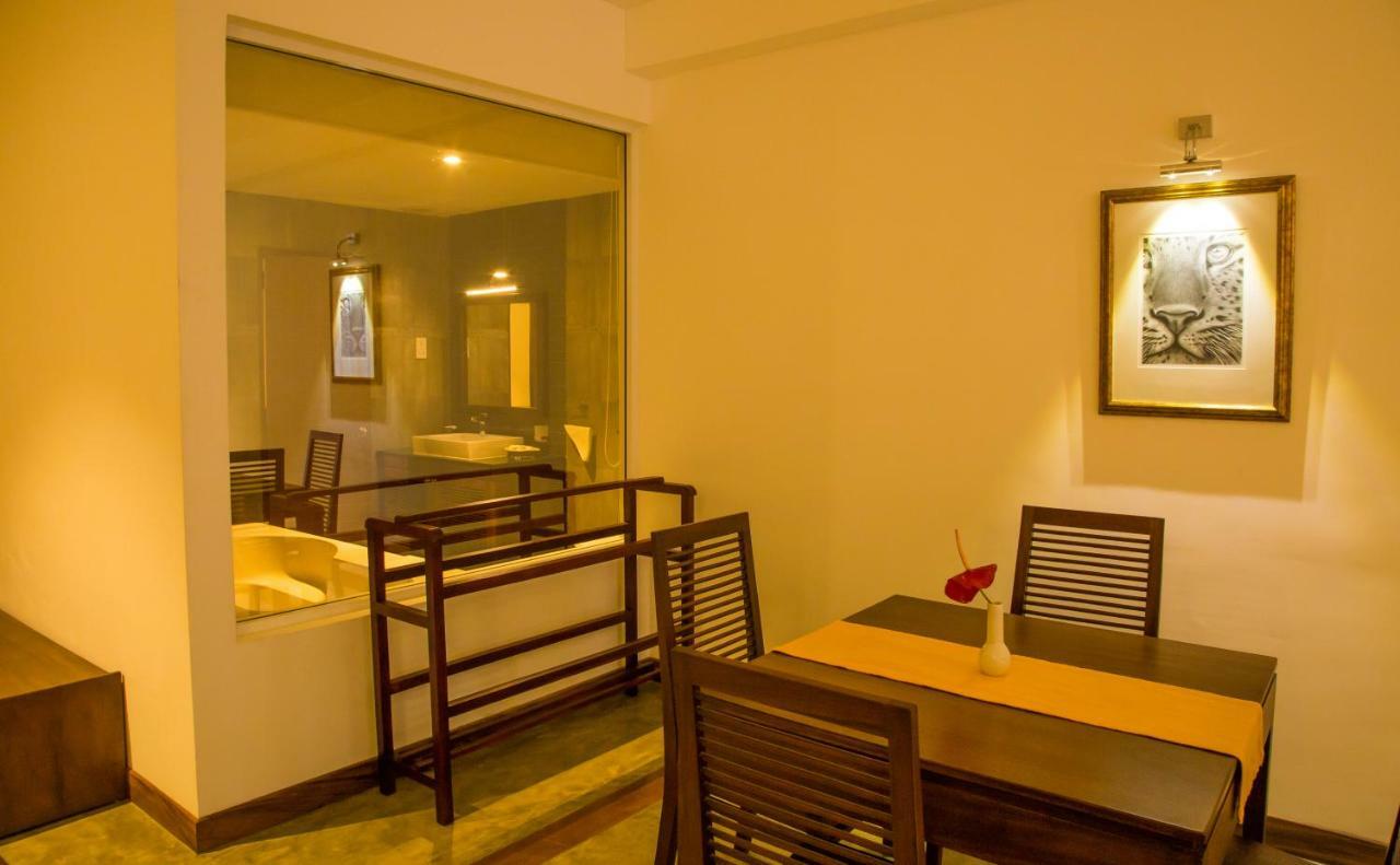 Refresh Hotel Hikkaduwa Exterior photo